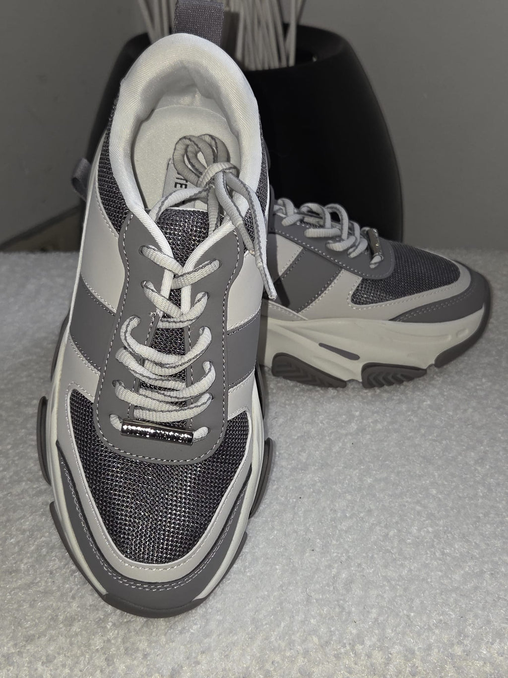 Trendy Steve Madden DRAGON women’s low-top sneakers