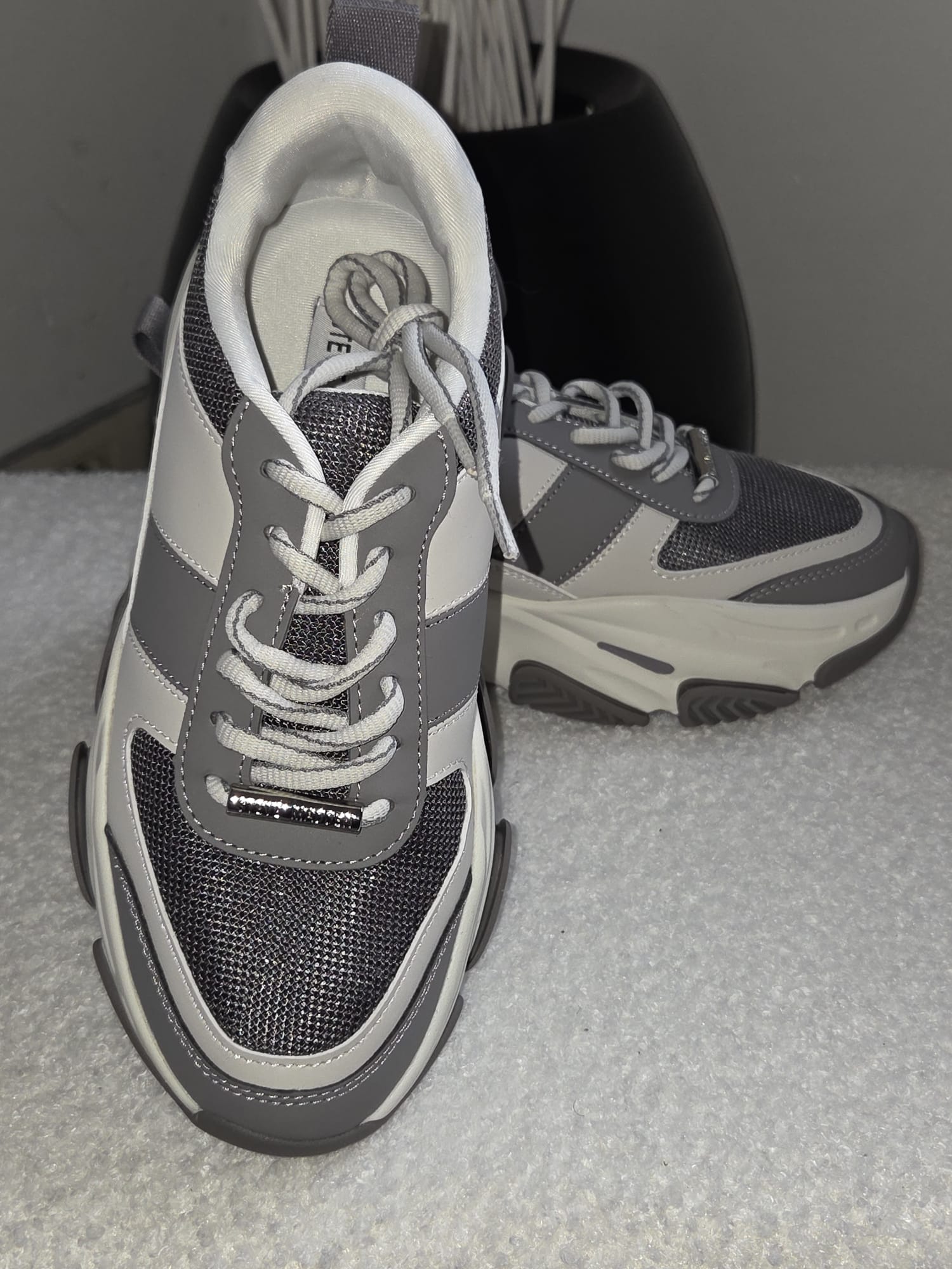 Trendy Steve Madden DRAGON women’s low-top sneakers