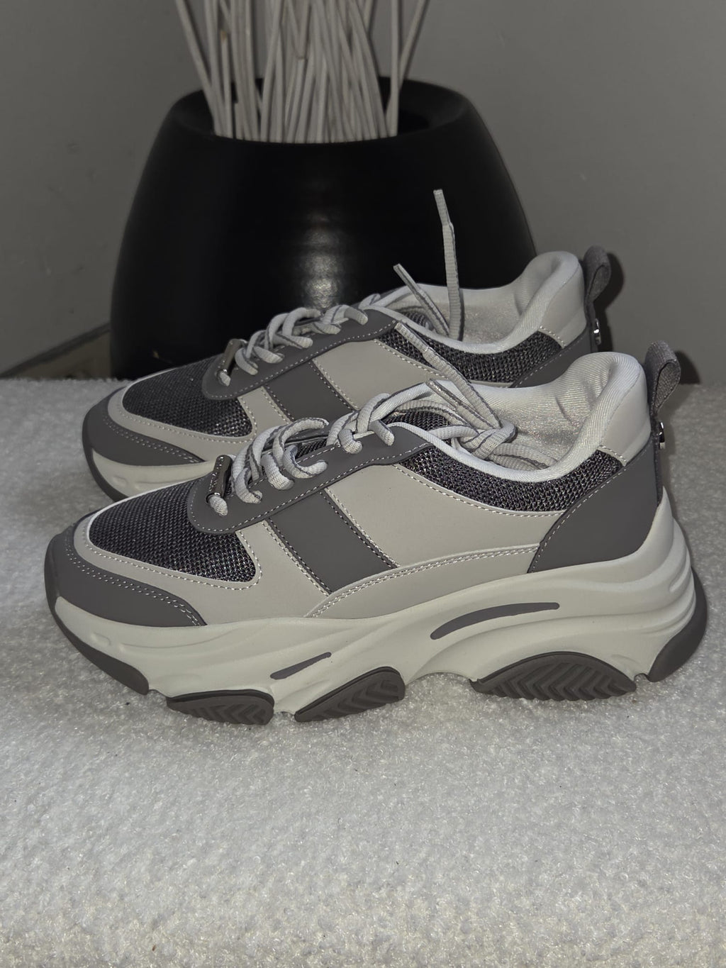 Trendy Steve Madden DRAGON women’s low-top sneakers